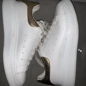 Barely worn men’s 9.5 Alexander McQueen sneakers